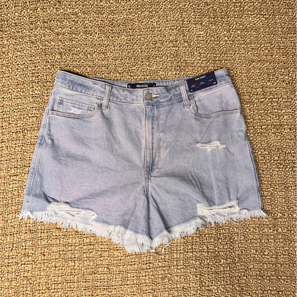 HOLLISTER Women’s Size 14 32W Light Blue Distressed Jean Mom Short